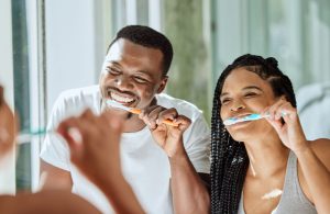 Limpieza dental para evitar la periodontitis en etapa inicial