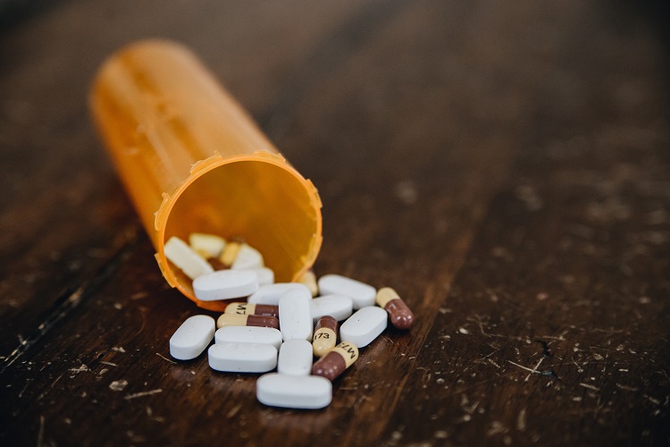 antibiotics-and-ibuprofen-on-a-table
