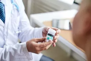 Recomendaciones para el uso de medicamentos. AINEs en odontología