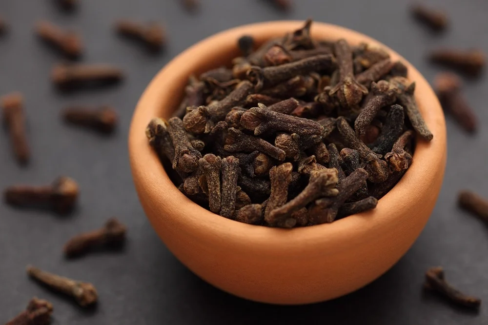 cloves-might-help-how-to-drain-tooth-abscess-at-home