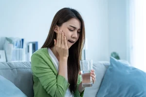 woman-suffering-from-toothache-after-dnetal-filling