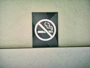 Evita el consumo de tabaco. Tips para prevenir las lesiones premalignas