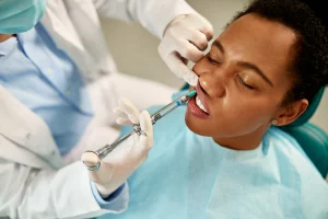 Tratamiento dental para las infecciones en las encías