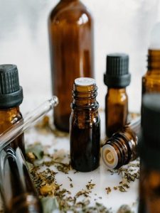 Essential oils for toothache and infection relief