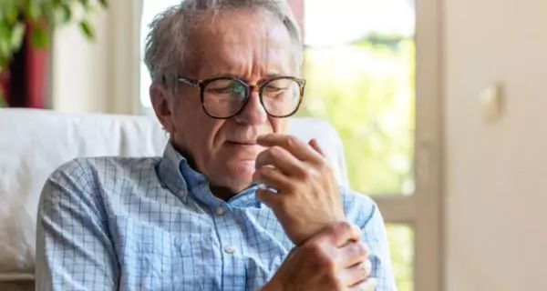 How does arthritis affect your oral health?