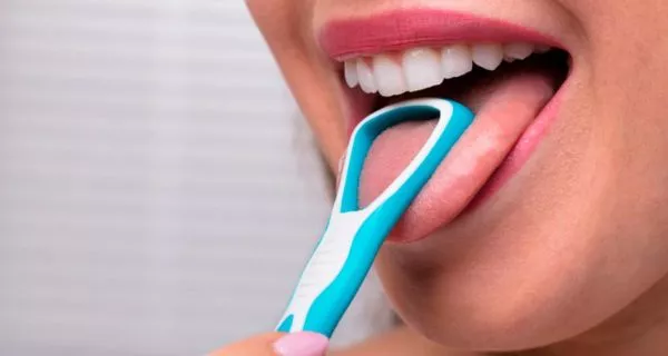 ¿Por qué es importante limpiar la lengua?