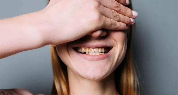 How is poor oral hygiene connected to alzheimer’s disease?