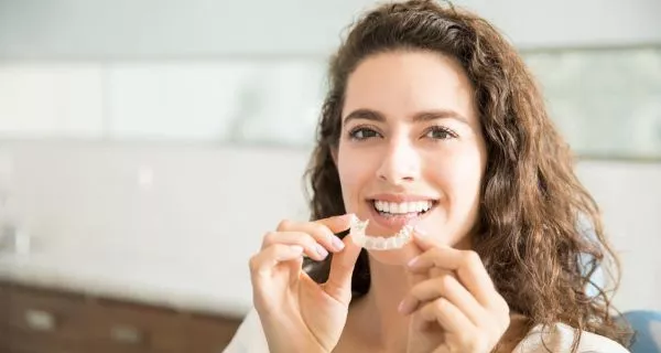 How do clear aligners (invisalign) work?