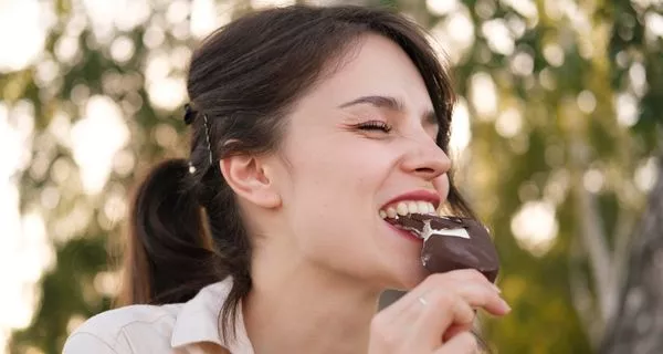 What foods should you avoid to protect your teeth?