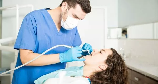 Which dental procedures are safer for heart patients?