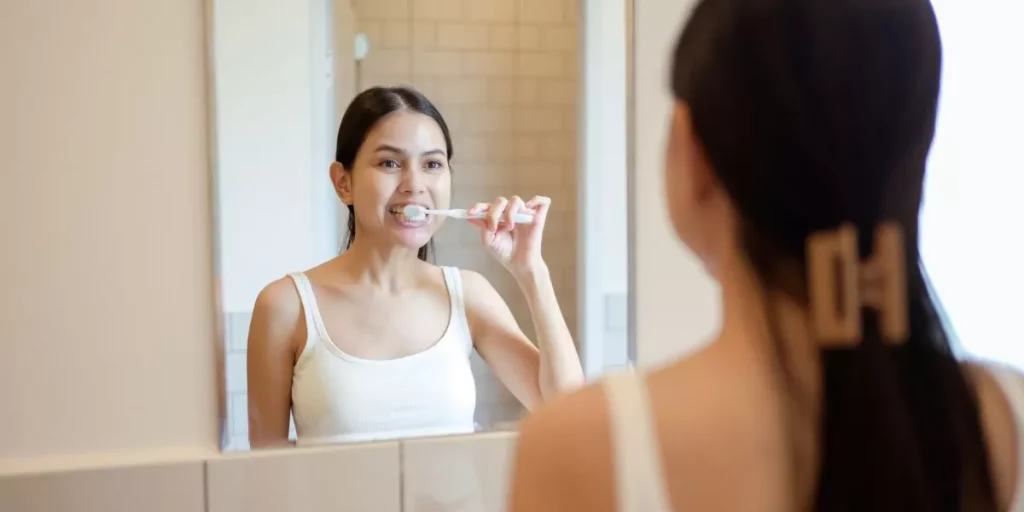 Brush Teeth Before or After Breakfast? Dentist guide